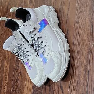 NEW* JOHN GEIGER, #003 WHITE, PEARL, BLACK Athletic Shoes Size 10